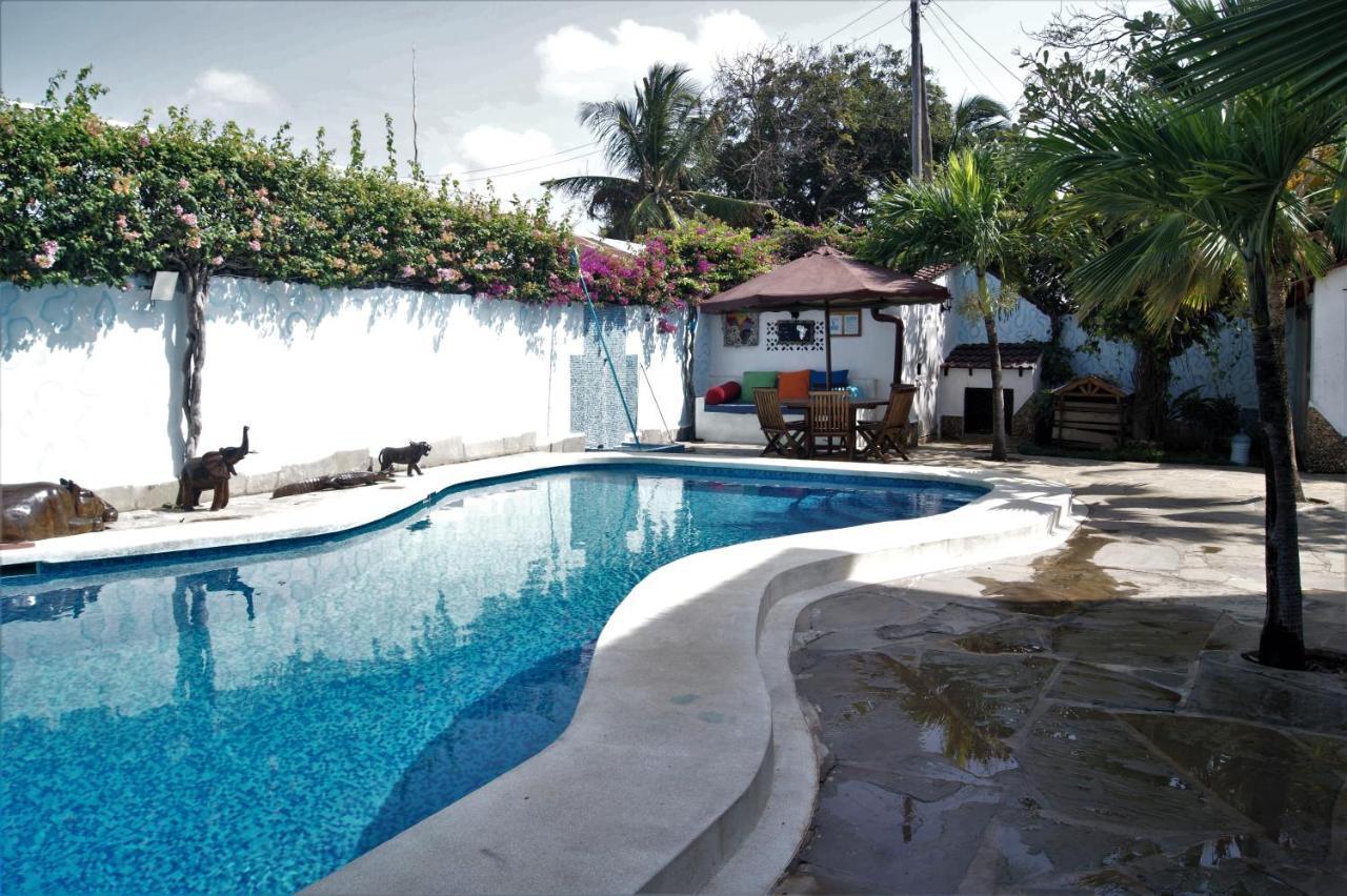 Luciano & Grace Apartments Watamu Eksteriør billede